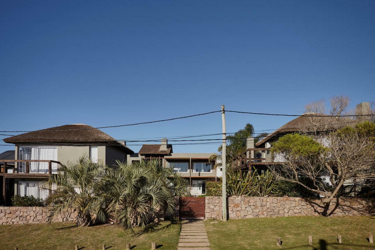 Villa Juana Bungalows & Suites Punta Del Diablo Exterior photo